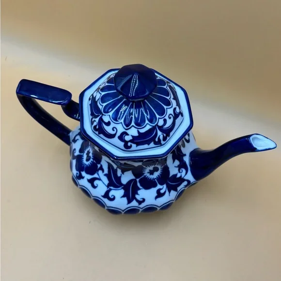 Antique Flow Blue octagonal teapot cobalt blue and white porcelain